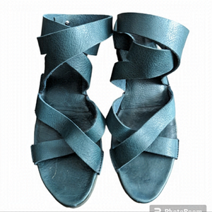 TRIPPEN Crisscross Sandals